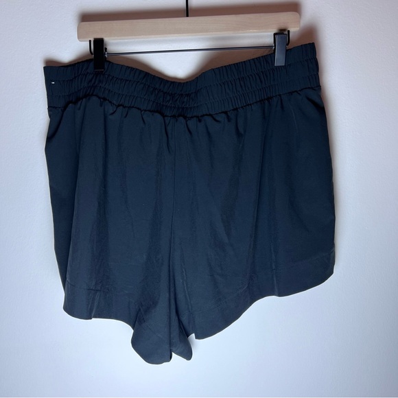 Abercrombie & Fitch Black Traveler Shorts with Pockets, Athletic/Athleisure - Picture 3 of 5